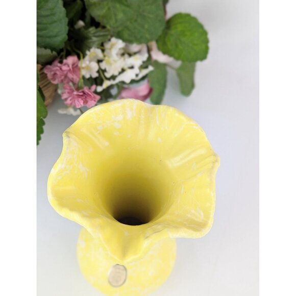 9" Yellow White Splatter Flared Rim Vase Vintage 1960s Shawnee Pottery Cameoware - Picture 4 of 10